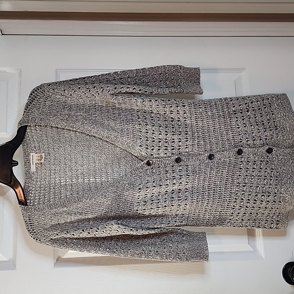 DKNY BUTTON UP SWEATER